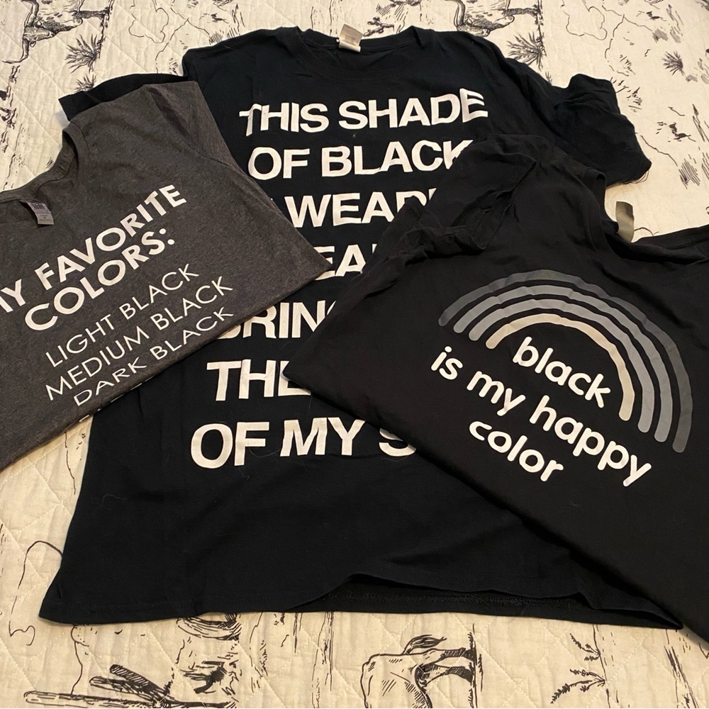 Women’s M/L Black Graphic T-Shirts Set
